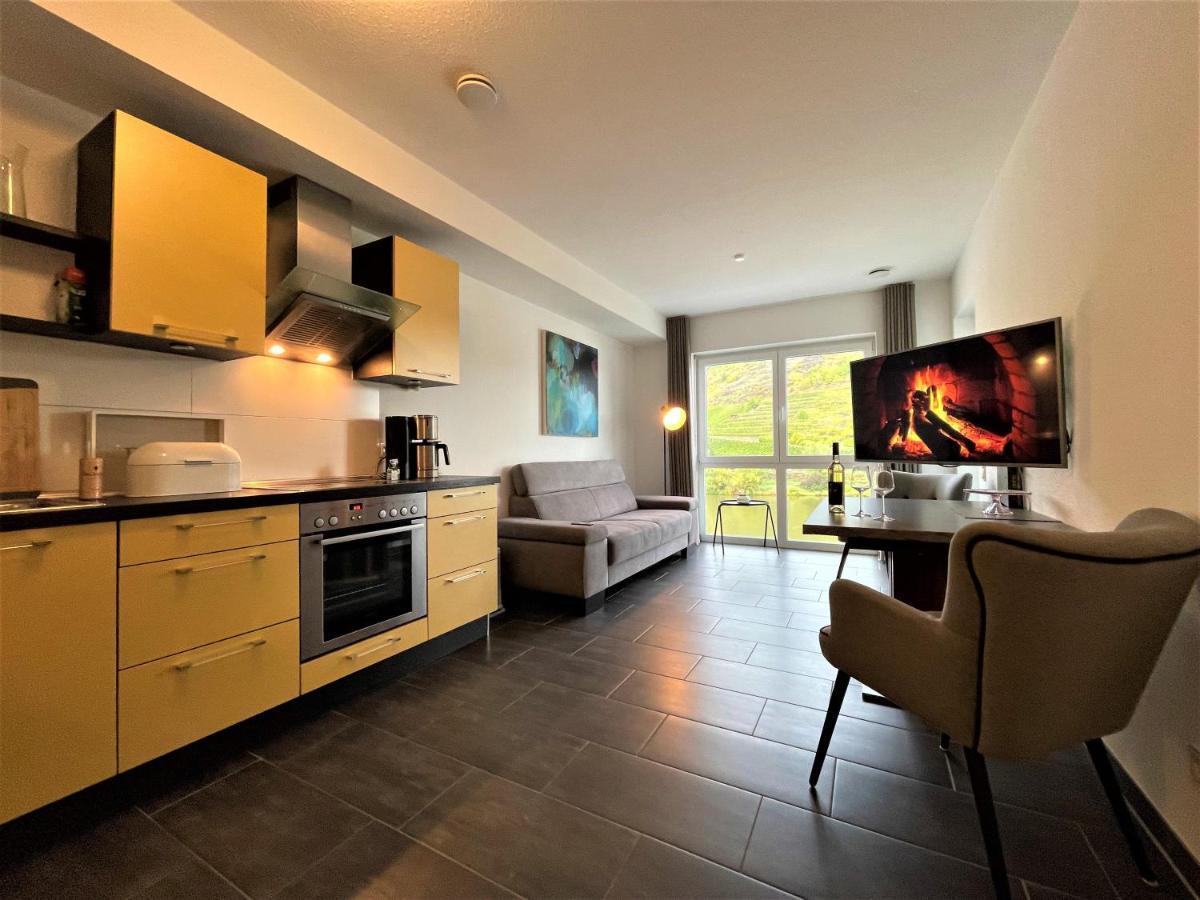 Moselpromenade Villa Moselufer, Panorama & Burg Cochem Blick, Netflix, Balkon Exterior photo
