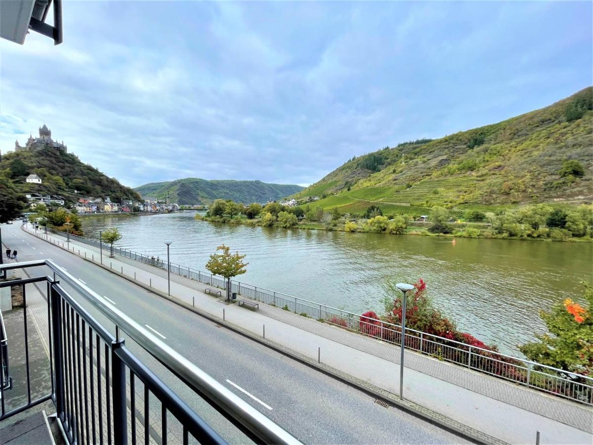 Moselpromenade Villa Moselufer, Panorama & Burg Cochem Blick, Netflix, Balkon Exterior photo